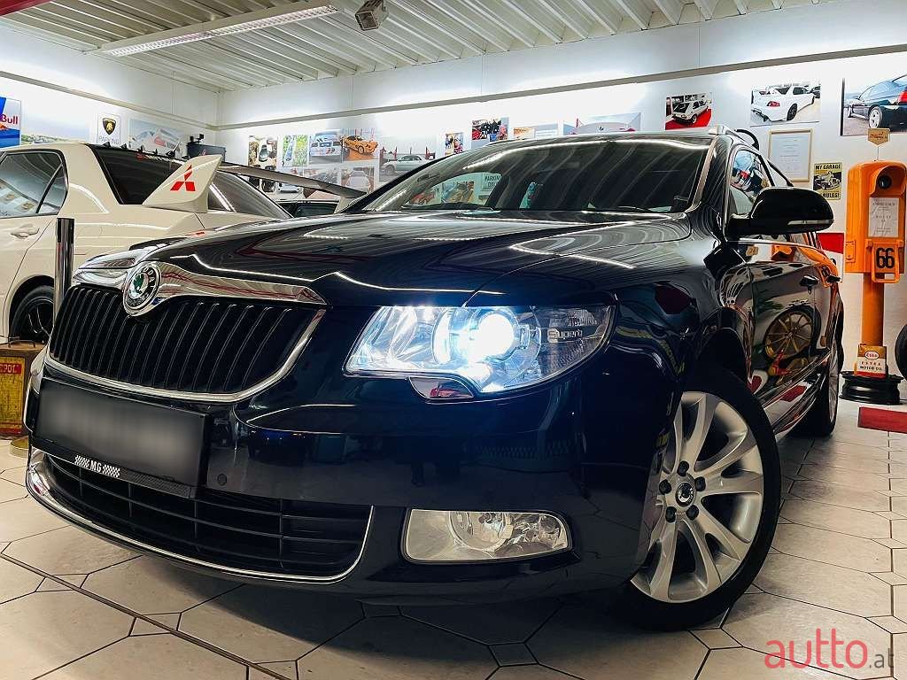 2012' Skoda Superb photo #2