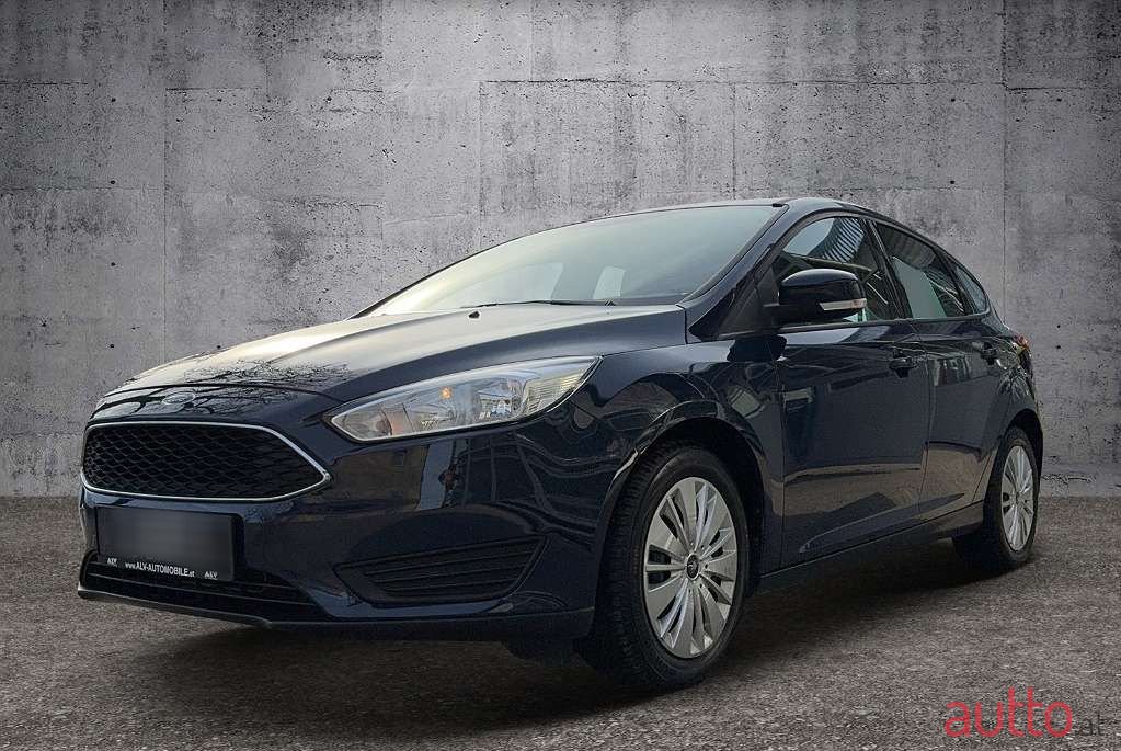2017' Ford Focus photo #2