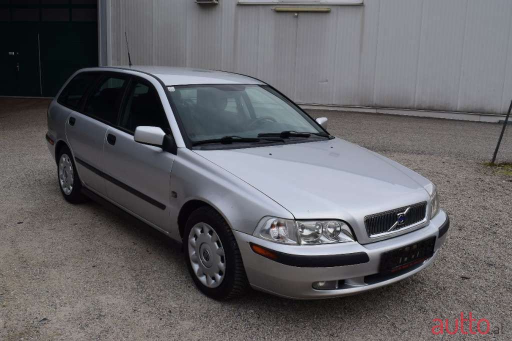 2000' Volvo V40 photo #3