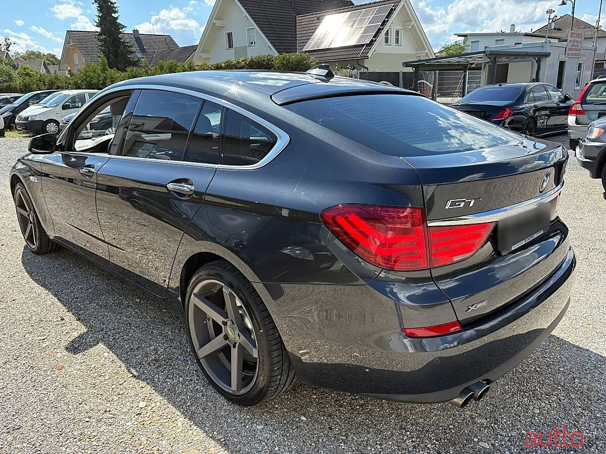 2013' BMW 5Er-Reihe photo #2