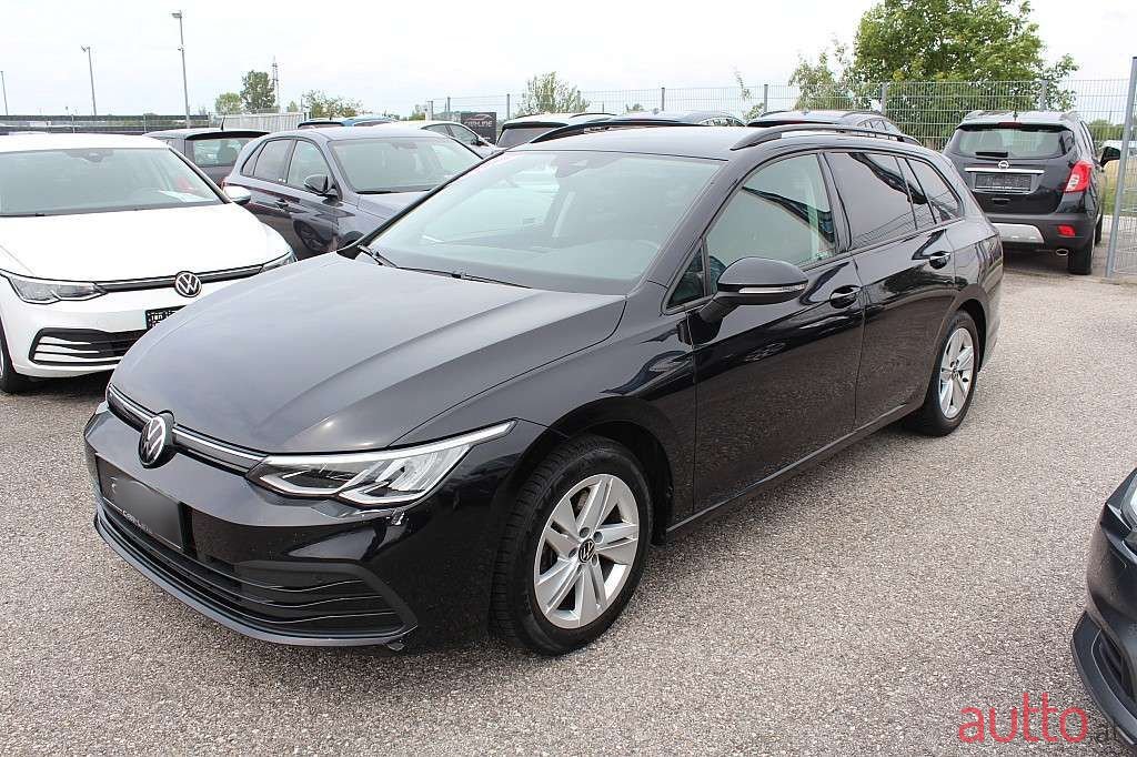 2021' Volkswagen Golf photo #3