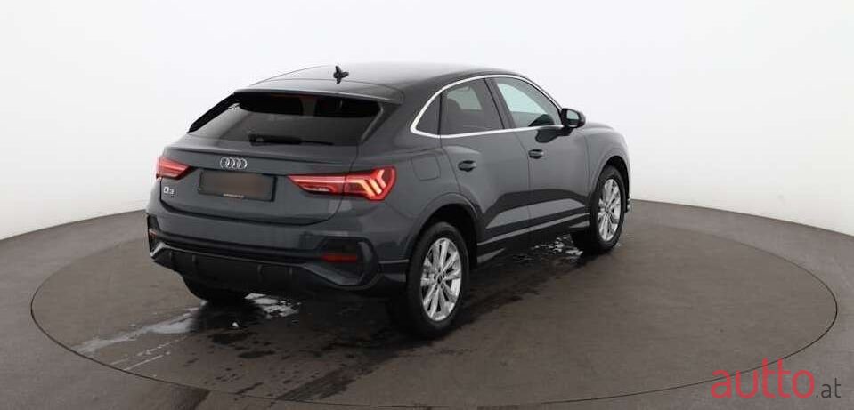 2022' Audi Q3 photo #3