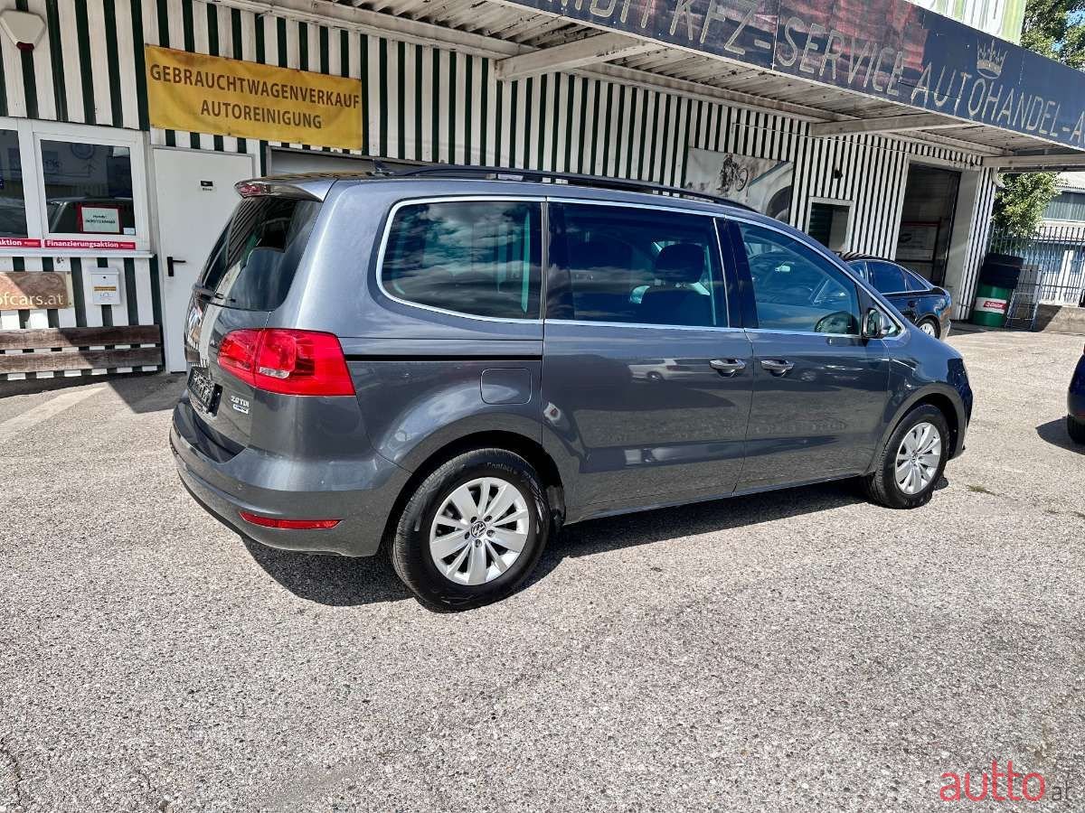 2015' Volkswagen Sharan photo #6
