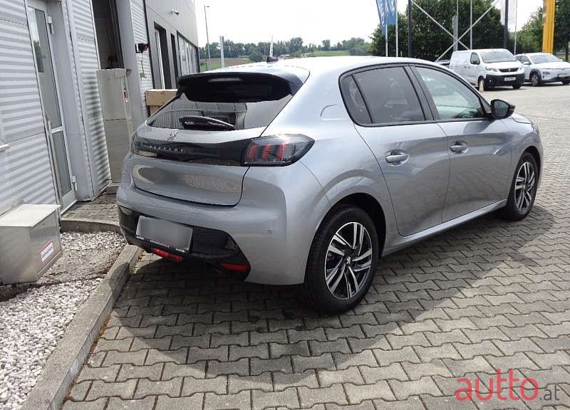 2022' Peugeot 208 photo #4