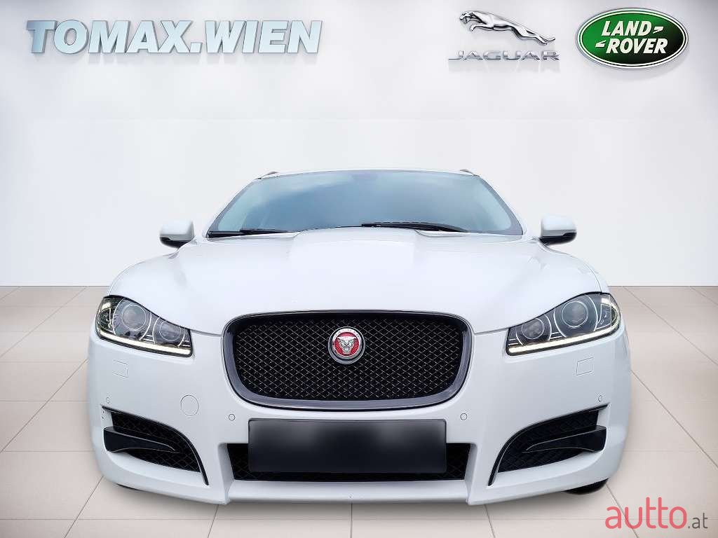 2014' Jaguar XF photo #2