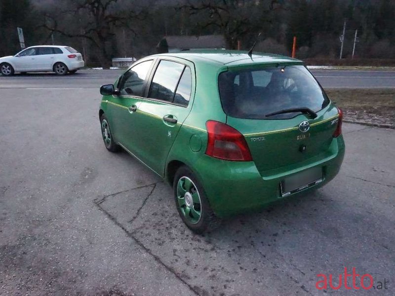 2008' Toyota Yaris photo #5