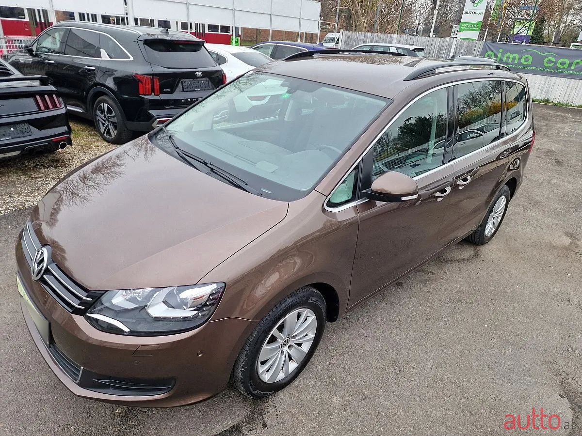 2010' Volkswagen Sharan photo #1