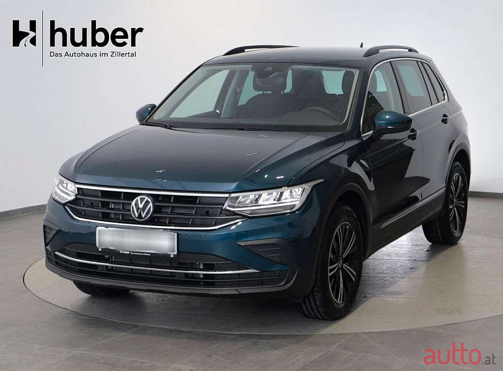 2023' Volkswagen Tiguan photo #1