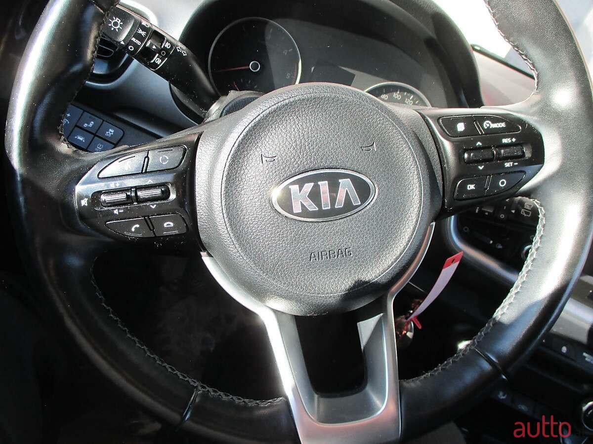 2018' Kia Stonic photo #6