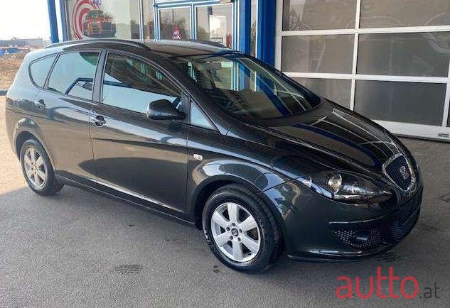 2010' SEAT Altea Xl photo #1