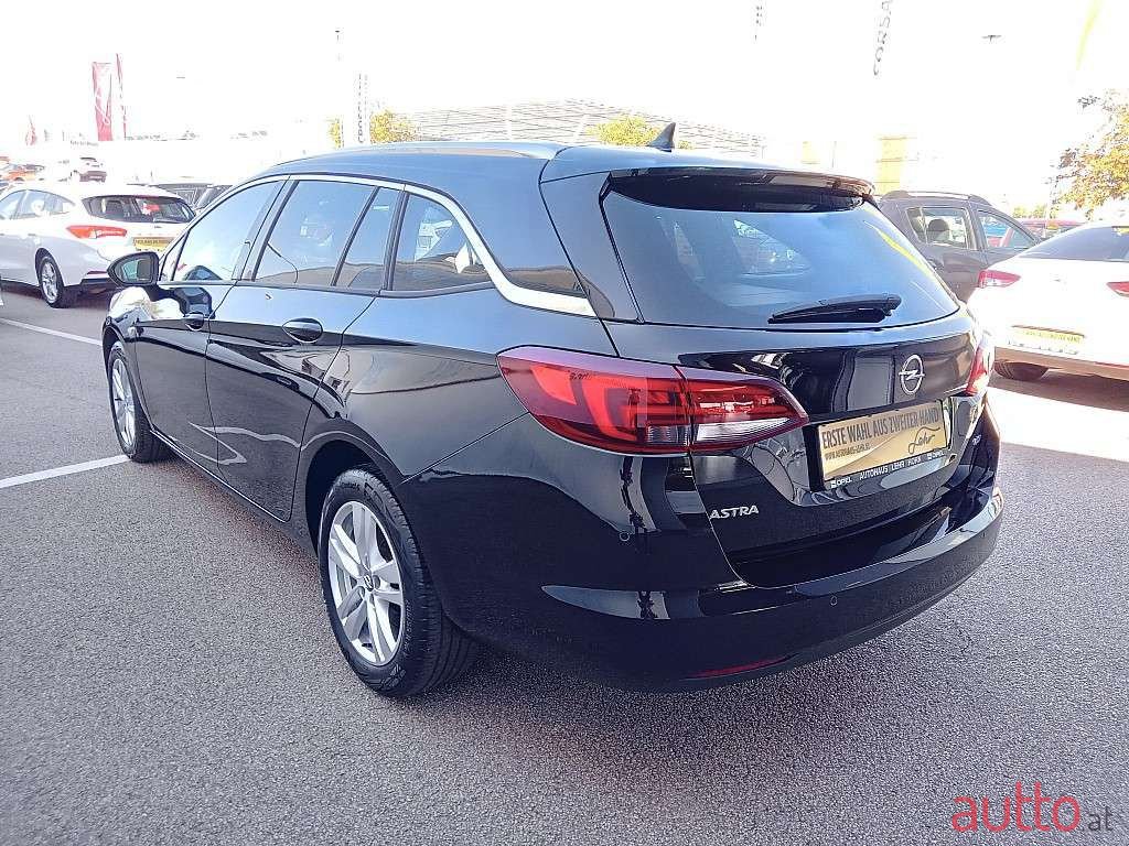 2018' Opel Astra photo #4