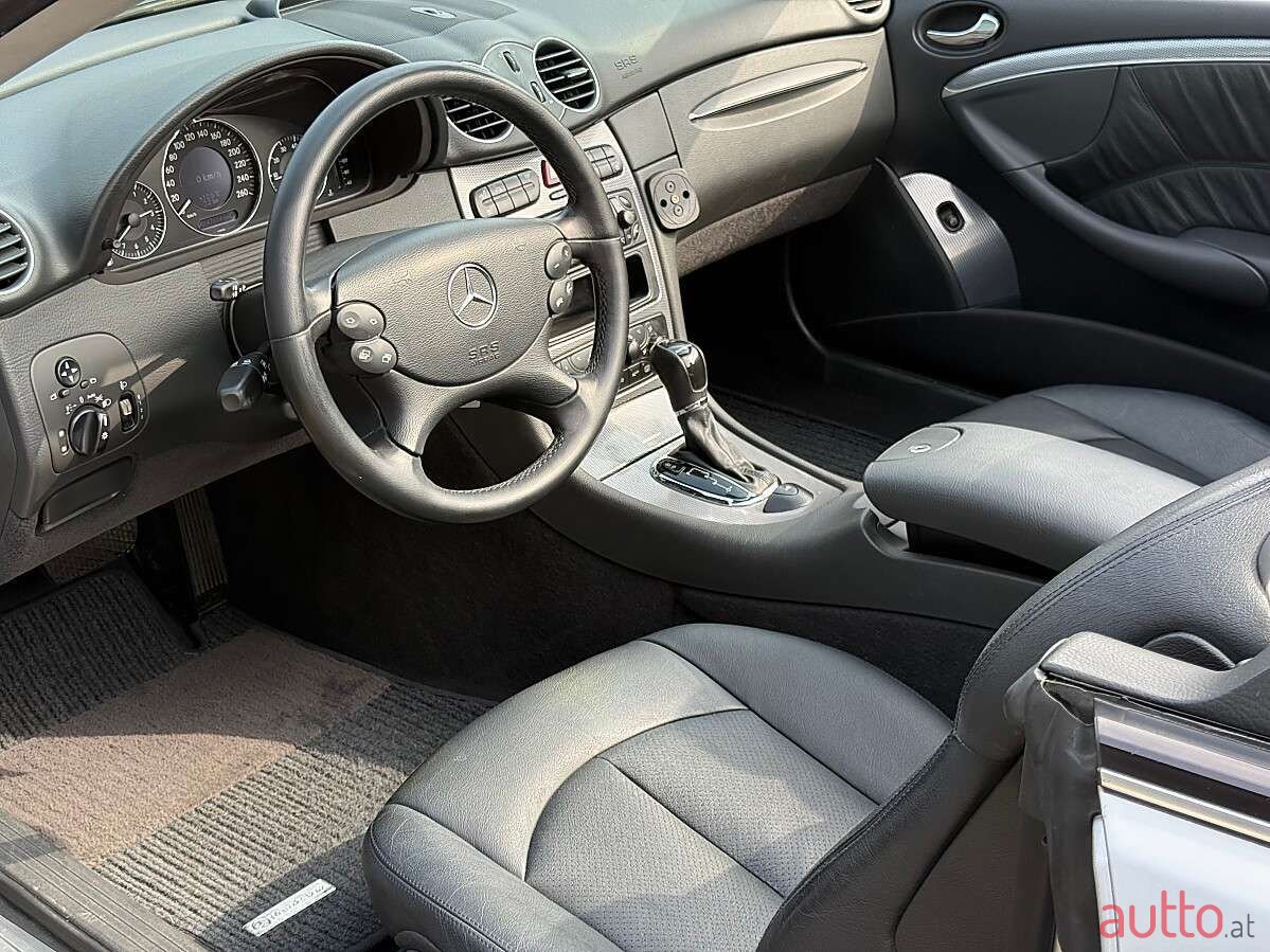 2004' Mercedes-Benz Clk-Klasse photo #3
