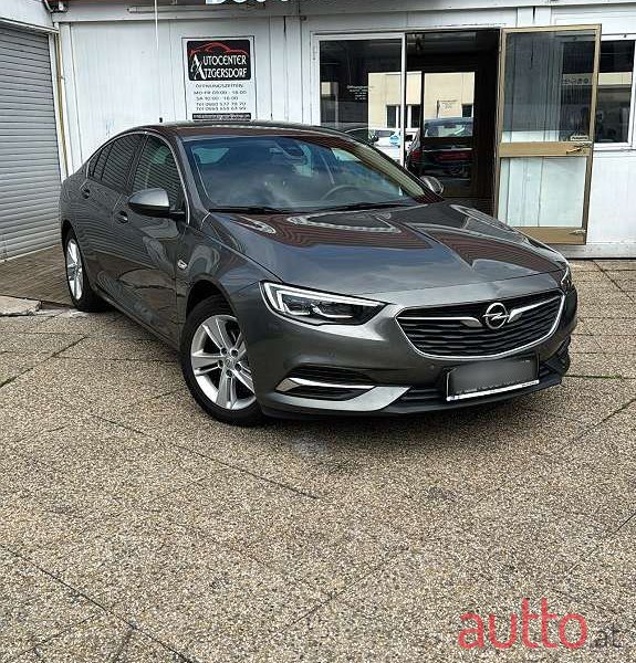 2018' Opel Insignia photo #2