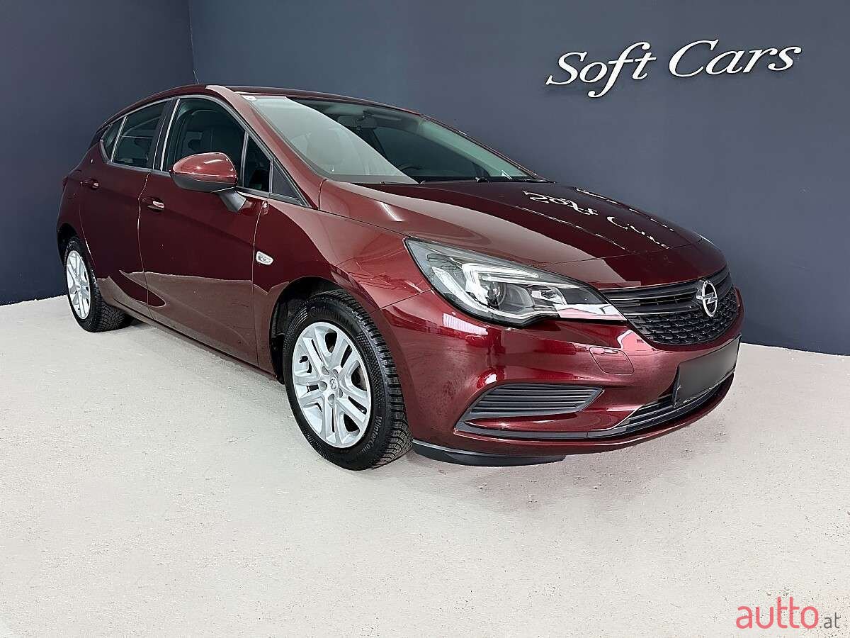 2018' Opel Astra photo #1