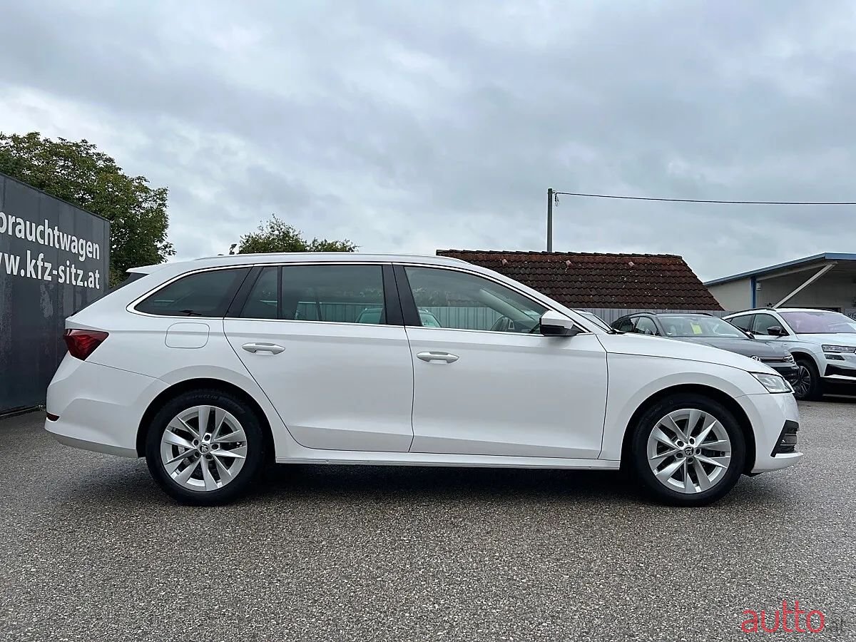 2023' Skoda Octavia photo #2