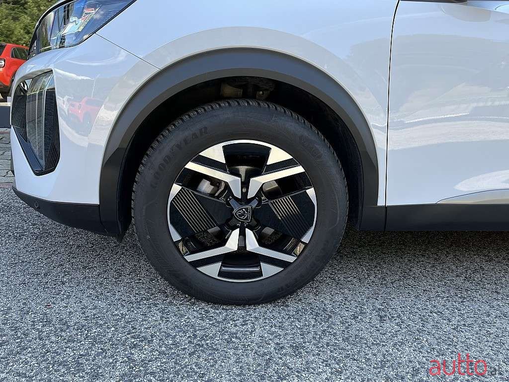 2024' Peugeot 2008 photo #4