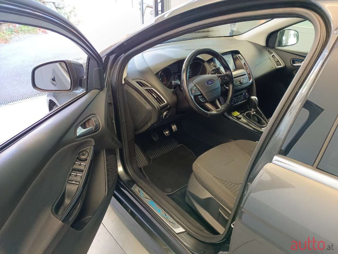 2015' Ford Focus photo #6