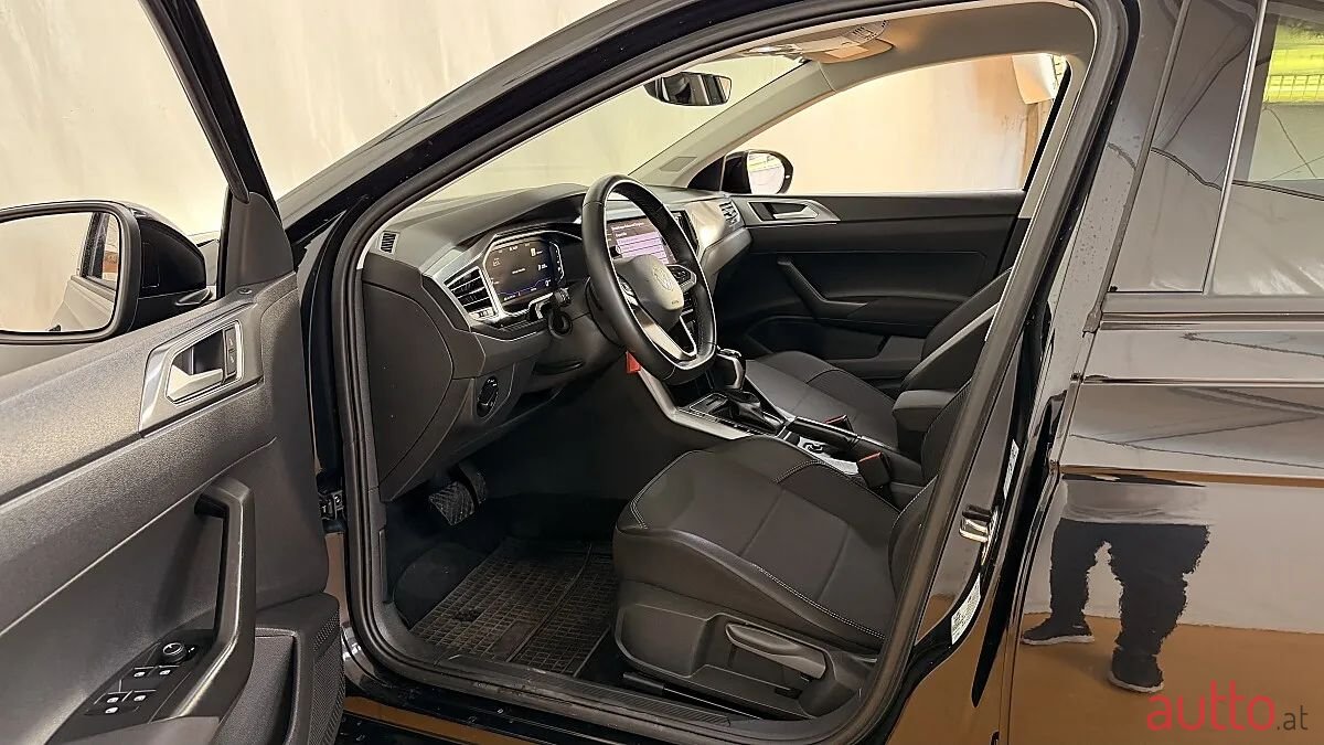 2022' Volkswagen Taigo photo #5