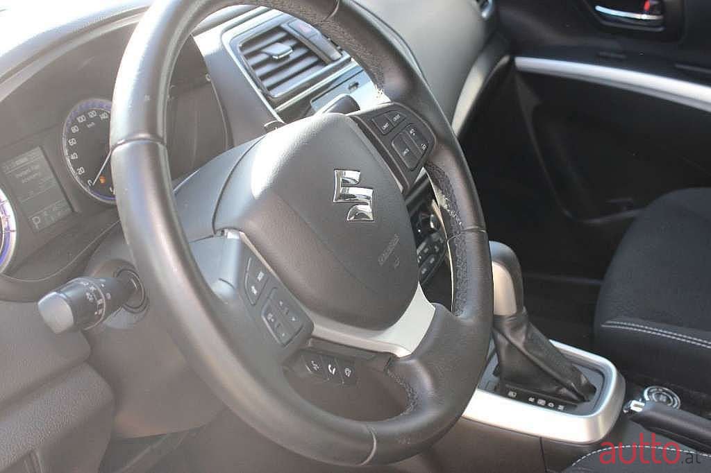 2019' Suzuki SX4 photo #6