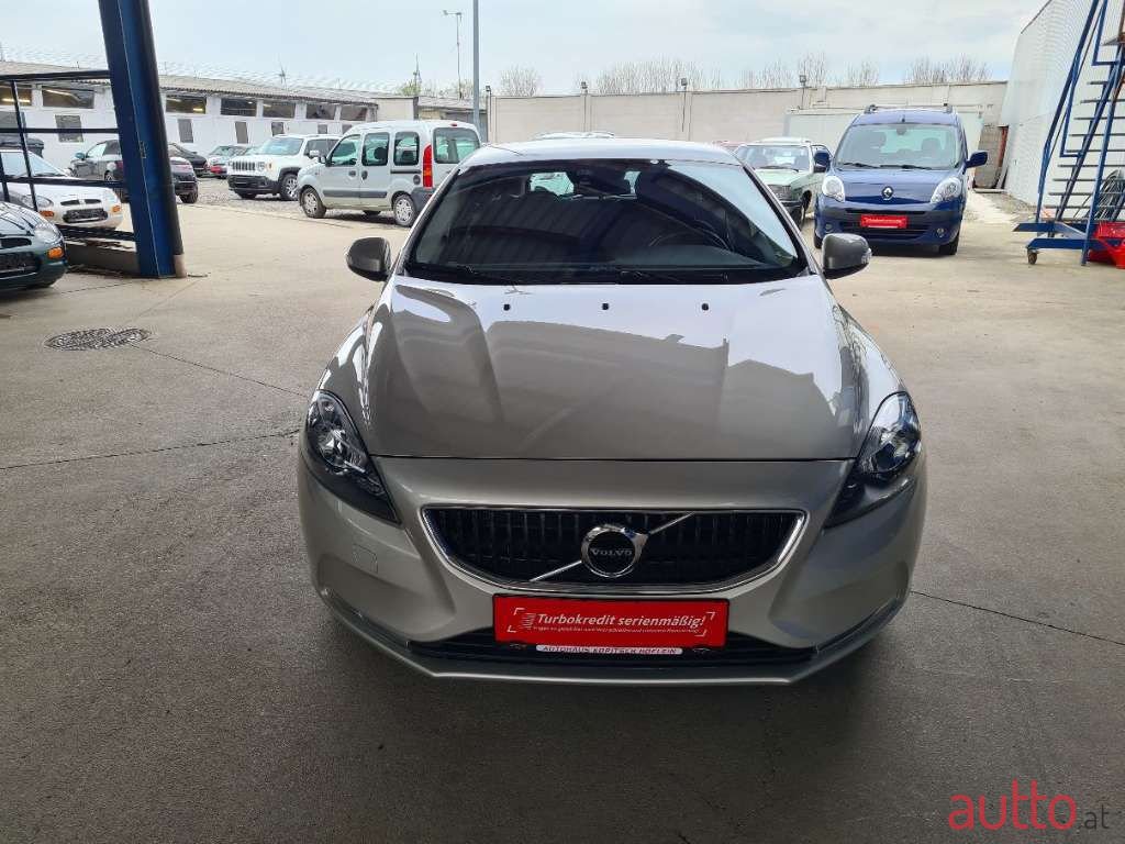 2016' Volvo V40 photo #2