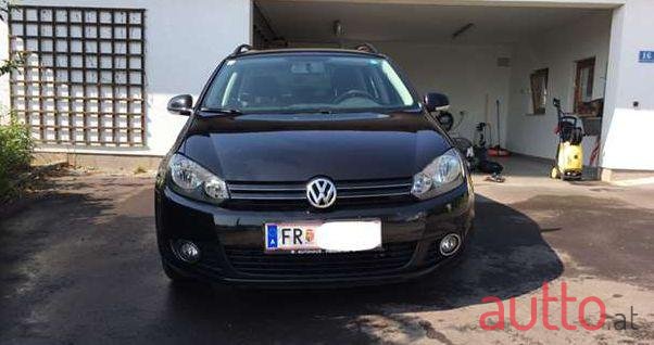 2009' Volkswagen Golf photo #4