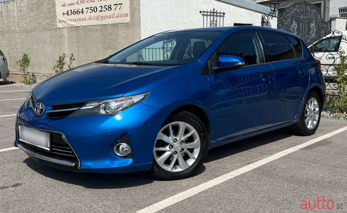 2014' Toyota Auris photo #1