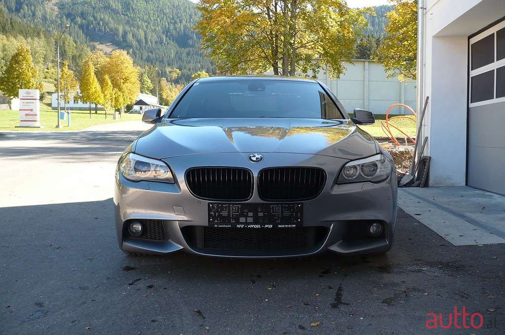 2011' BMW 5Er-Reihe photo #4