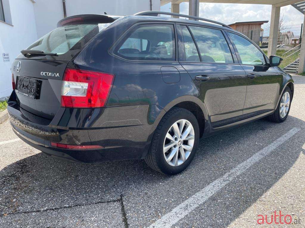 2018' Skoda Octavia photo #6
