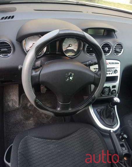 2009' Peugeot 308 photo #2