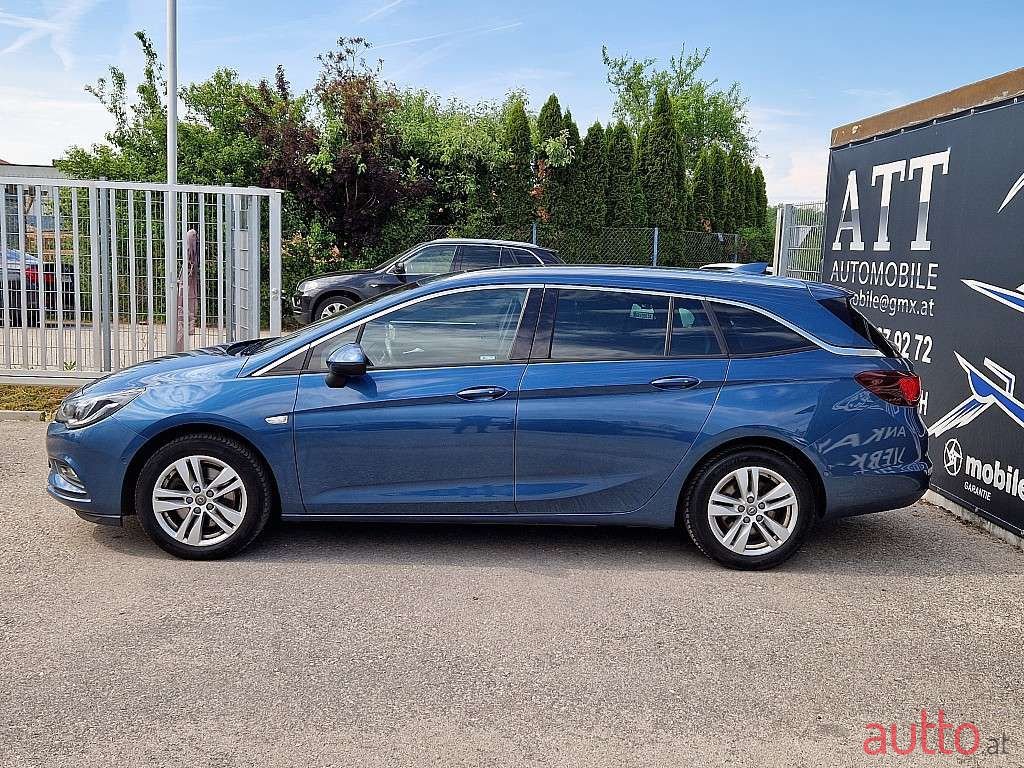 2016' Opel Astra photo #5