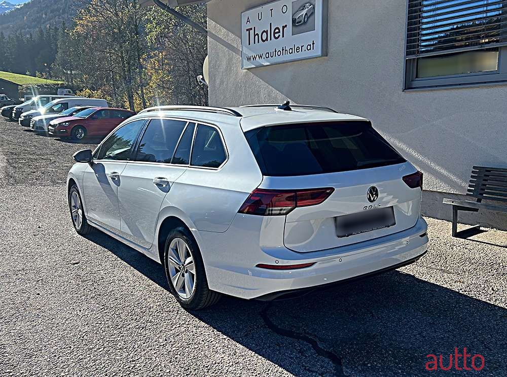 2022' Volkswagen Golf photo #3