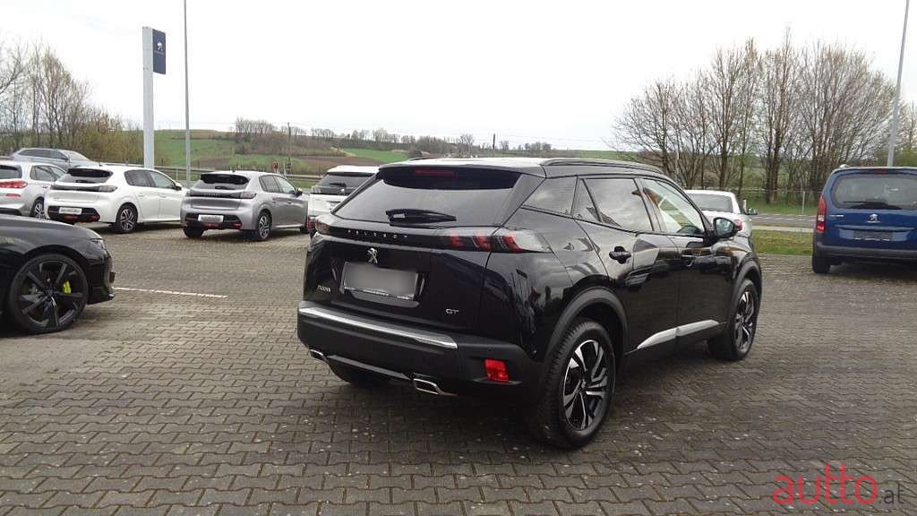 2022' Peugeot 2008 photo #4