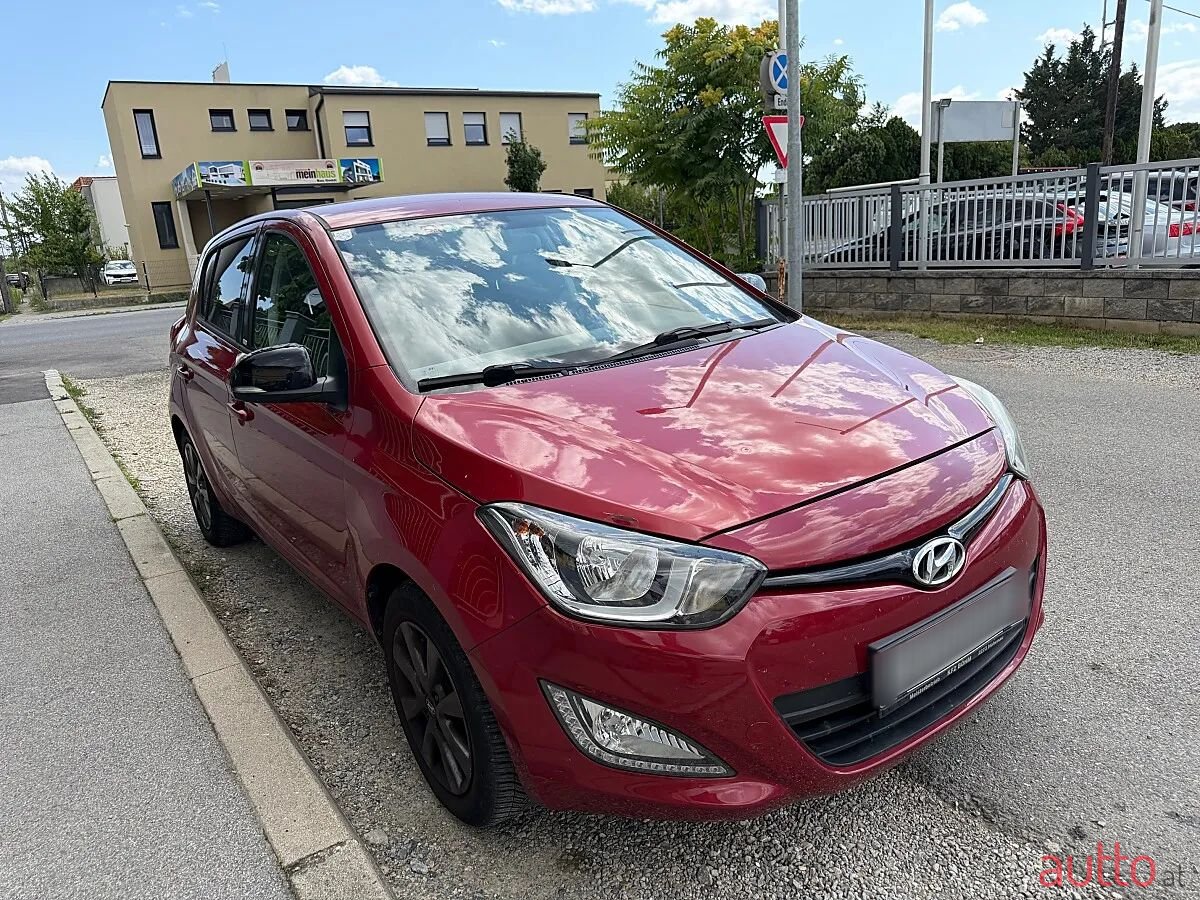 2014' Hyundai i20 photo #3