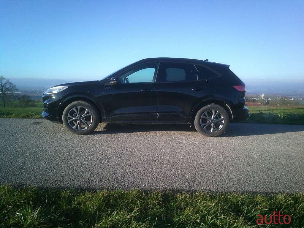 2023' Ford Kuga photo #6