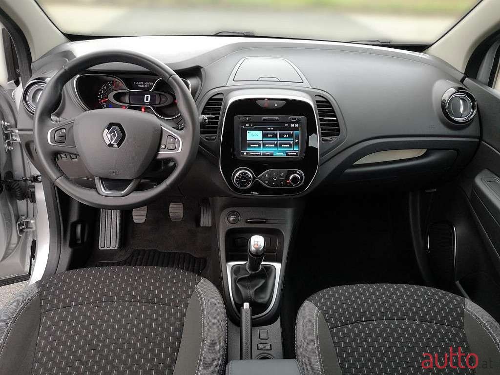 2019' Renault Captur photo #4