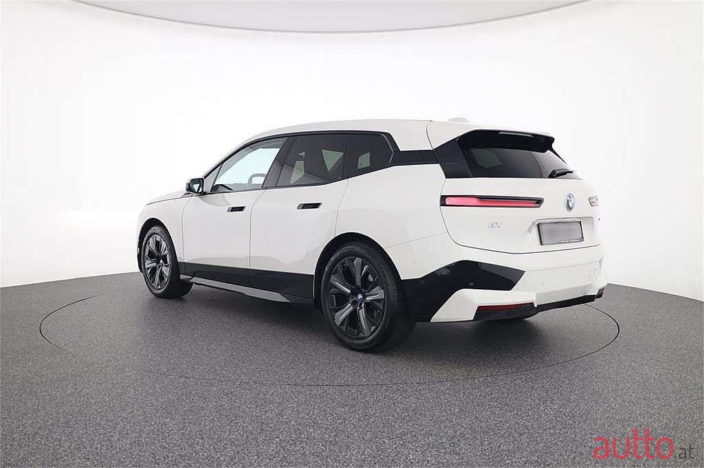 2023' BMW iX photo #2
