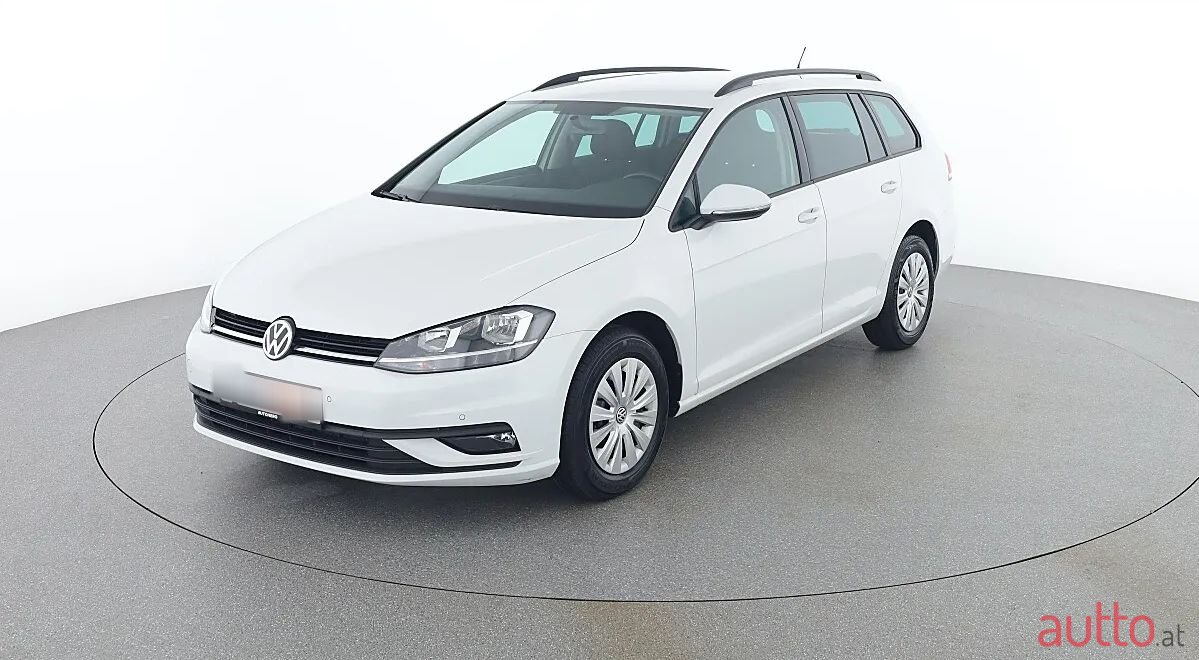 2020' Volkswagen Golf photo #1