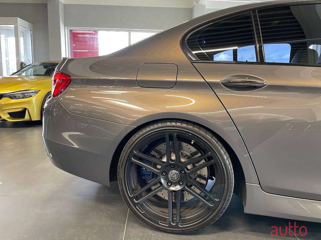 2011' BMW 5Er-Reihe photo #5