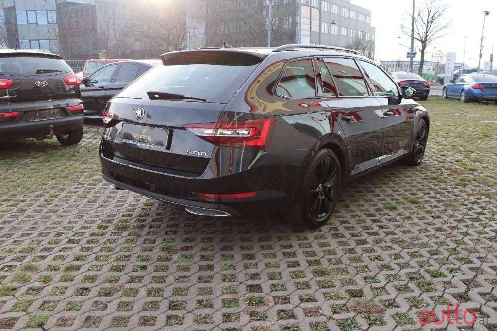 2019' Skoda Superb photo #4