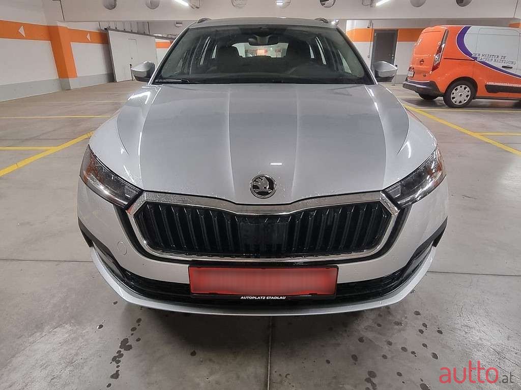 2021' Skoda Octavia photo #3