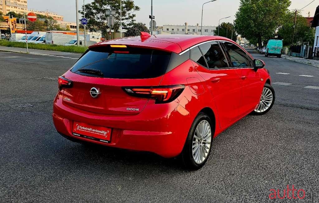 2017' Opel Astra photo #5