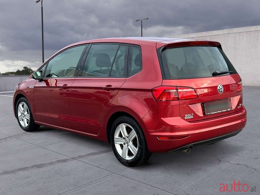 2015' Volkswagen Golf photo #3