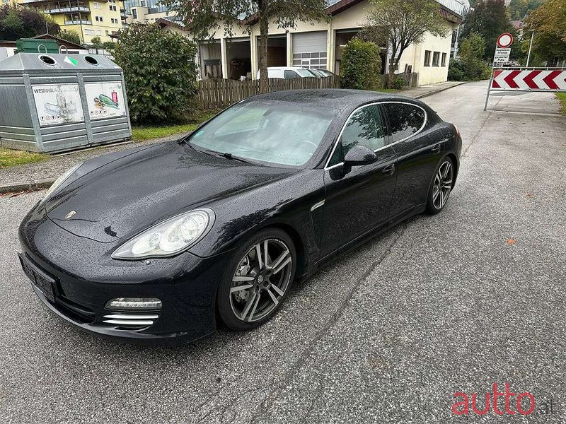 2010' Porsche Panamera photo #1