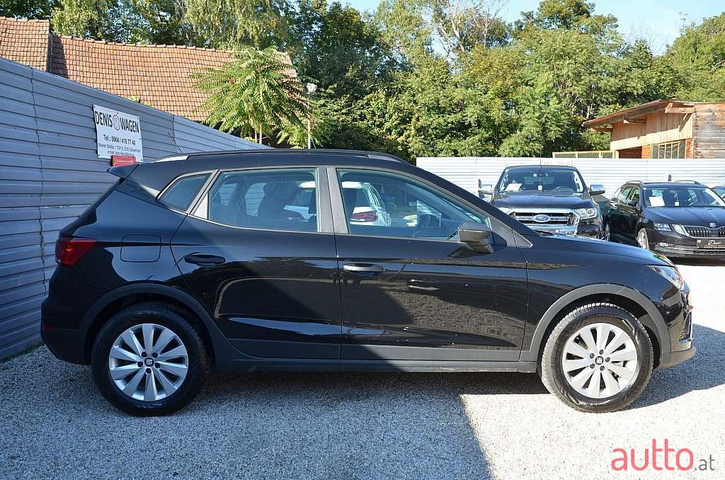 2021' SEAT Arona photo #3