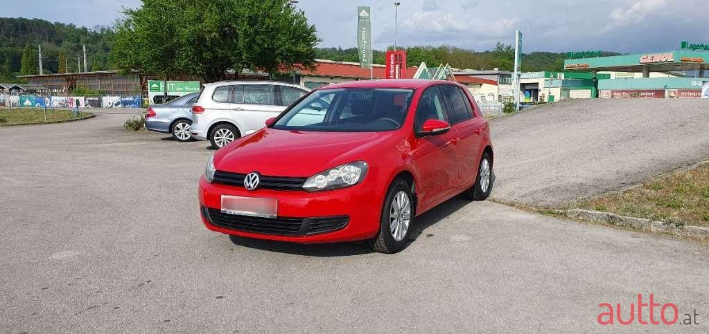 2009' Volkswagen Golf photo #2