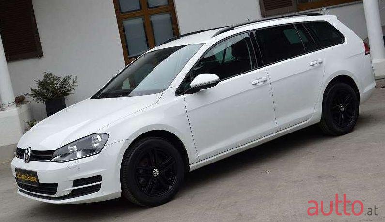 2017' Volkswagen Golf photo #1