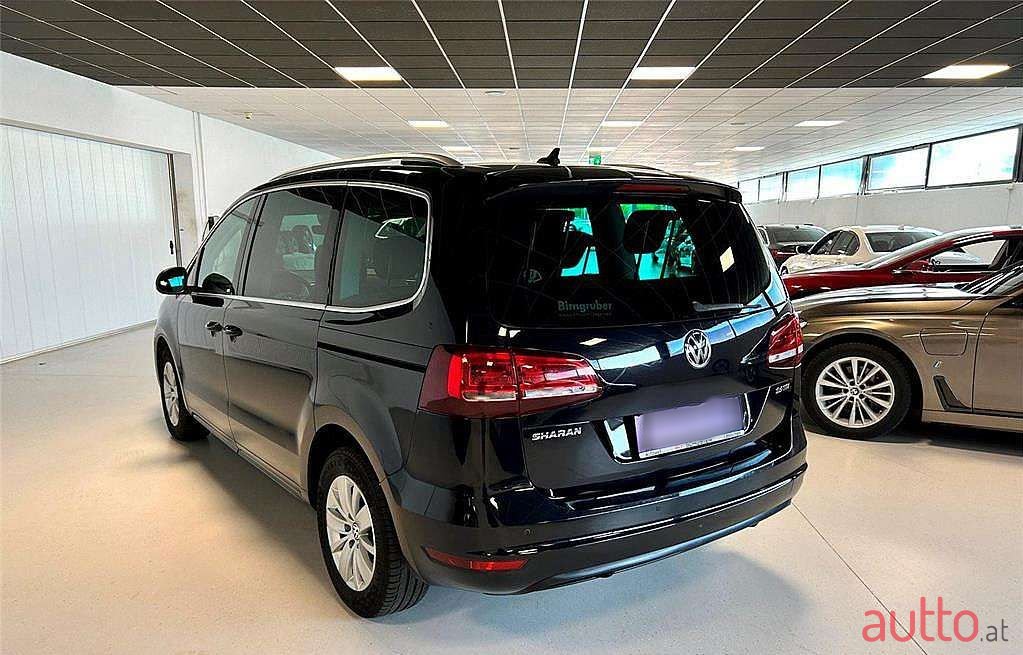 2017' Volkswagen Sharan photo #4
