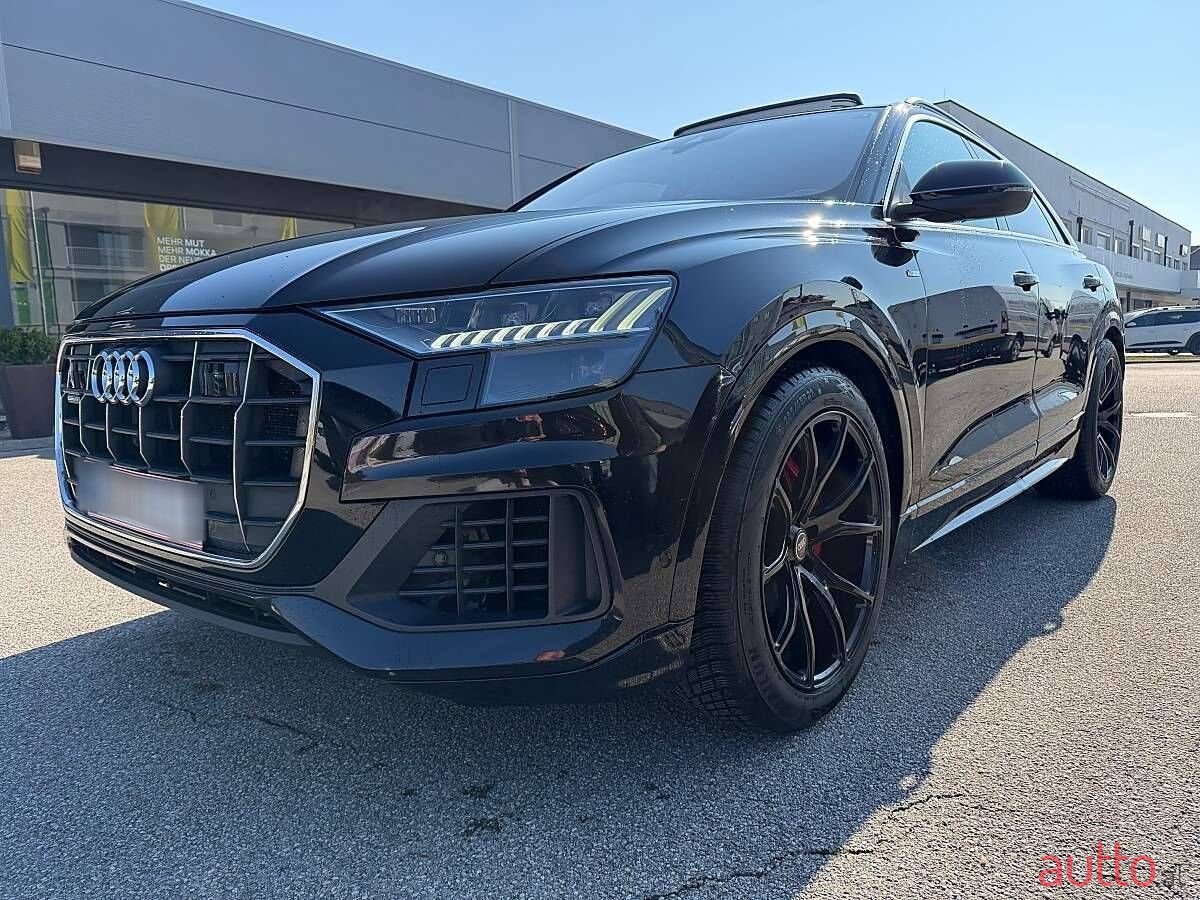 2019' Audi Q8 photo #1