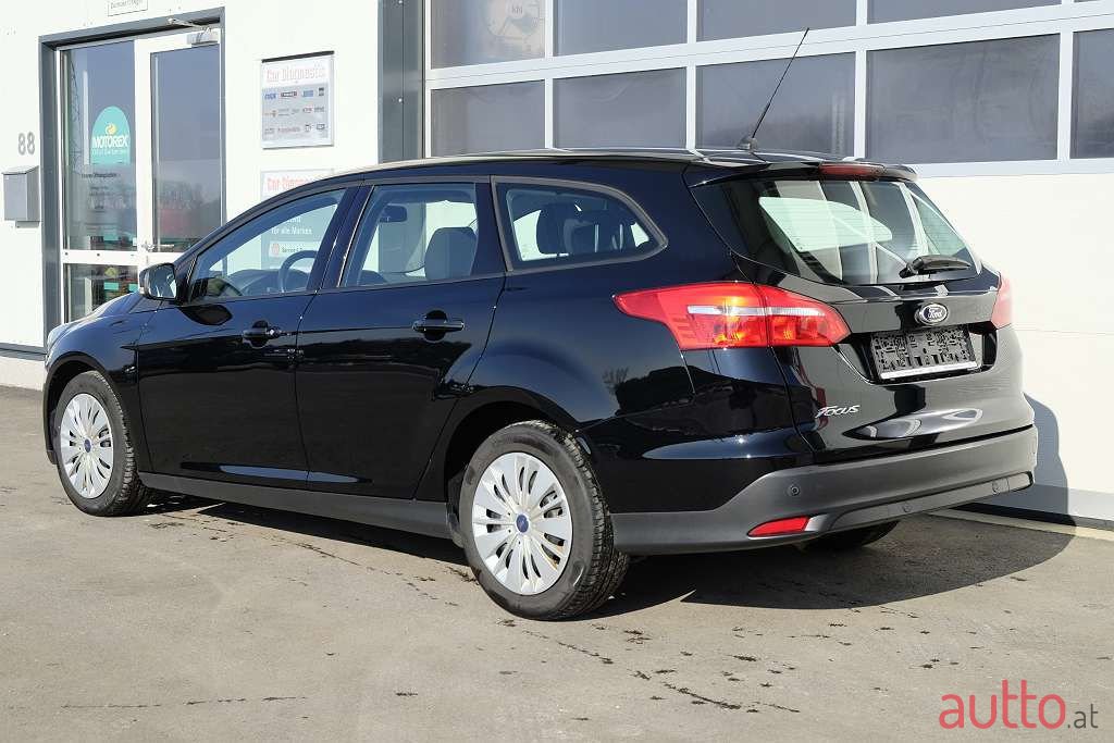 2017' Ford Focus photo #3