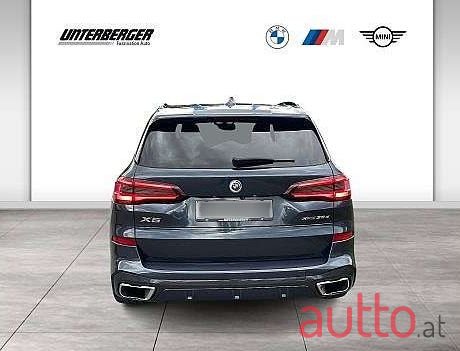 2022' BMW X5 photo #5